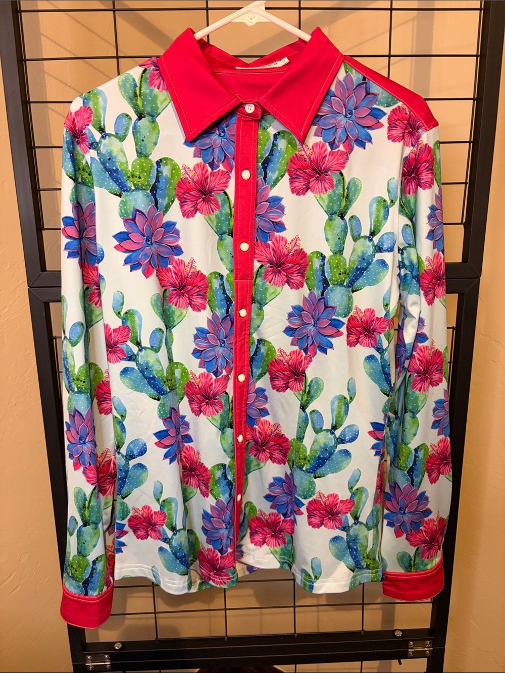 Ranch Dress’n size medium bright vibrant colors